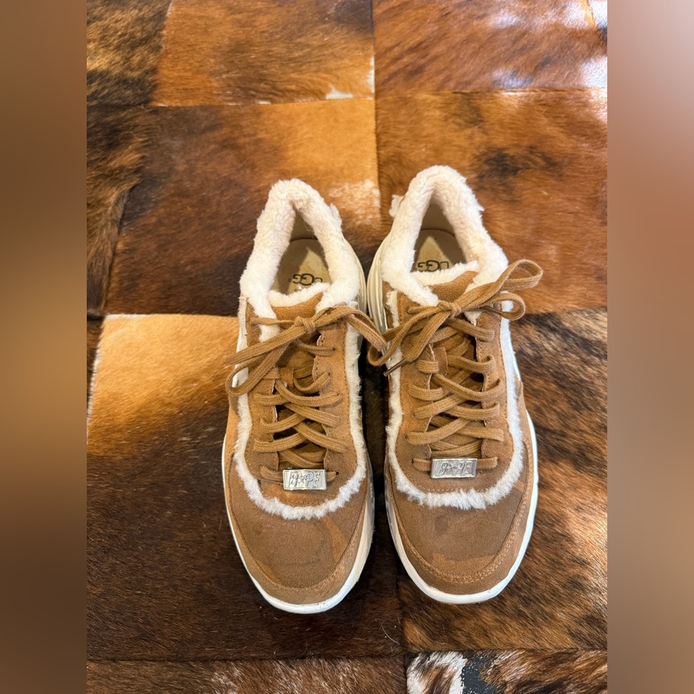 Extremely Rare Ugg x Bape Chestnut Shearling Sneaker - Picture 3 of 10